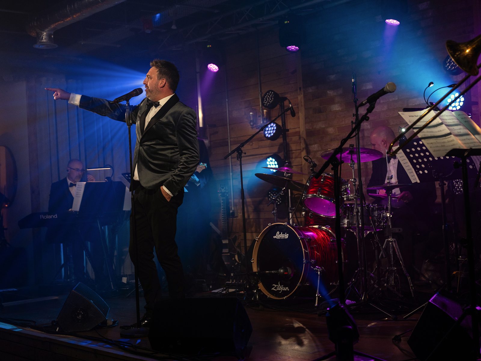 The Benefits of Live Music vs. DJ: Finding the Perfect Fit for Your Event